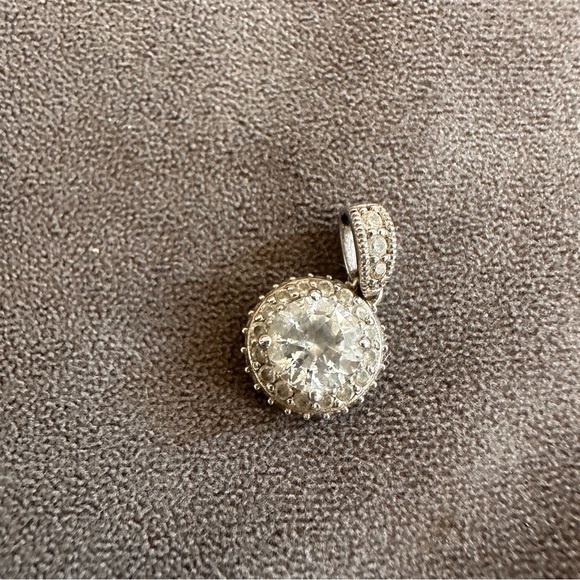 Vintage-Inspired Oval CZ Halo Pendant Silver Tone Sparkle Heirloom Look Wedding - Picture 2 of 6